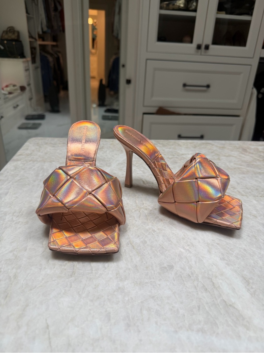 Bottega Veneta Intrecciato Mule Rose Gold Holographic Sandals 39
